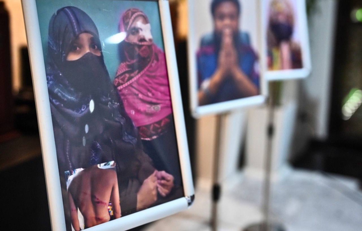 曼谷外国记者协会正在举办一场展览，讲述缅甸妙瓦底诈骗园区受害者遭遇的虐待